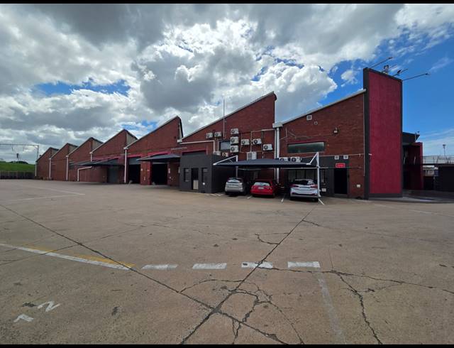 8,237M² WAREHOUSE TO LET IN MOBENI
